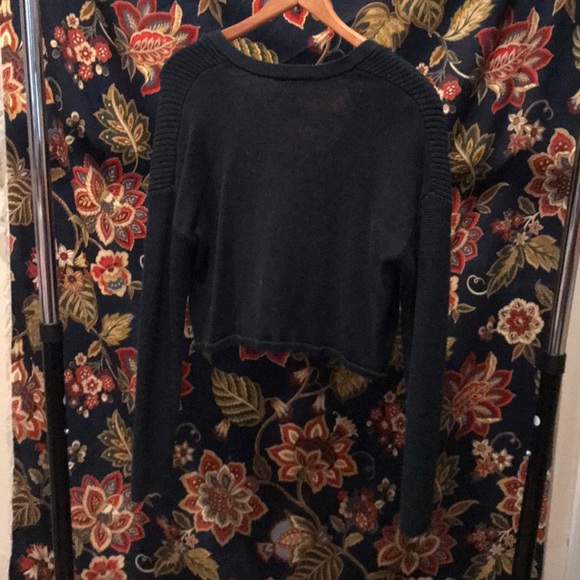 Perfect crop top! - Picture 2 of 2